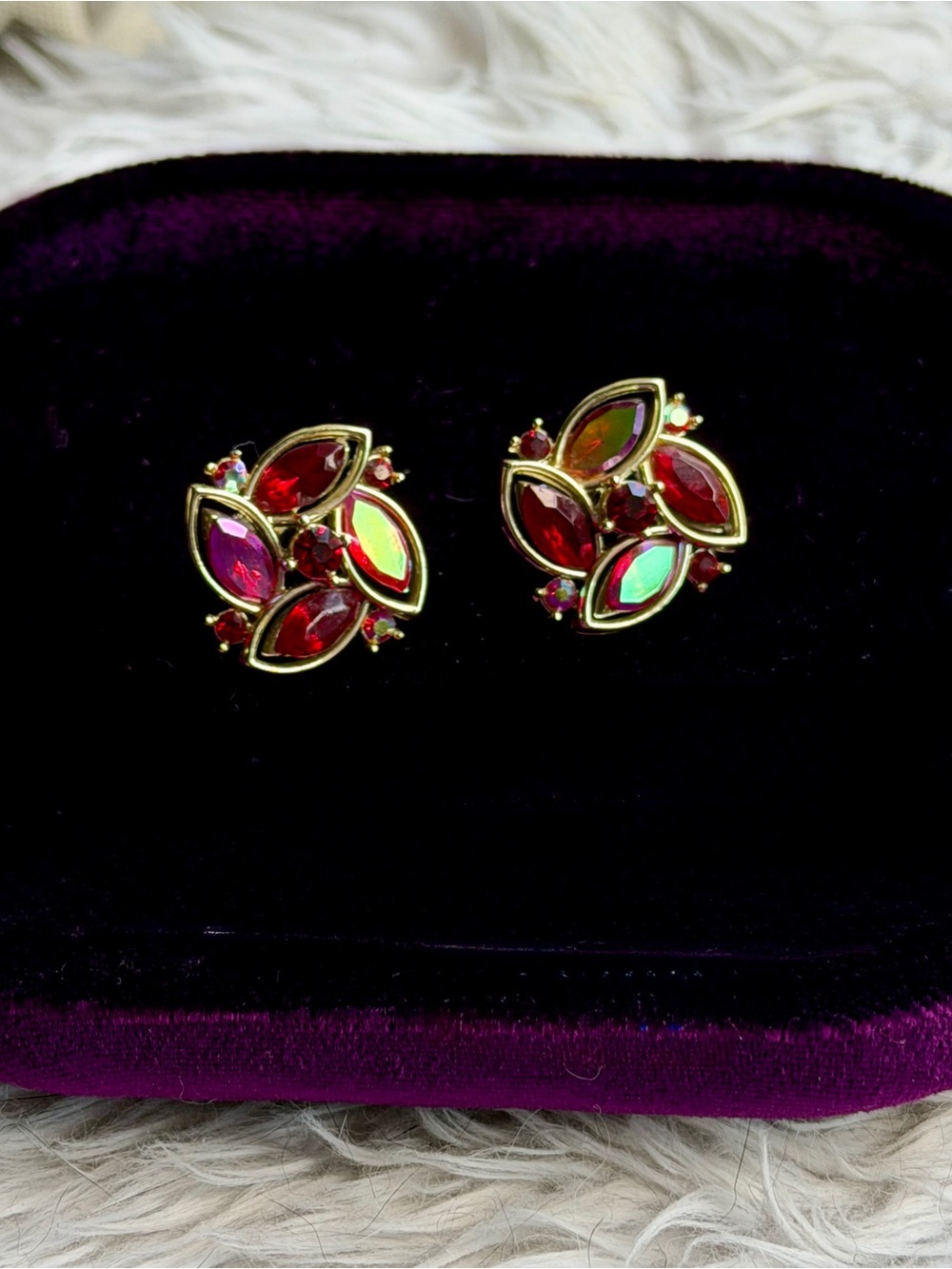 VINTAGE Lisner Red Rhinestone Floral Screw Back Earrings